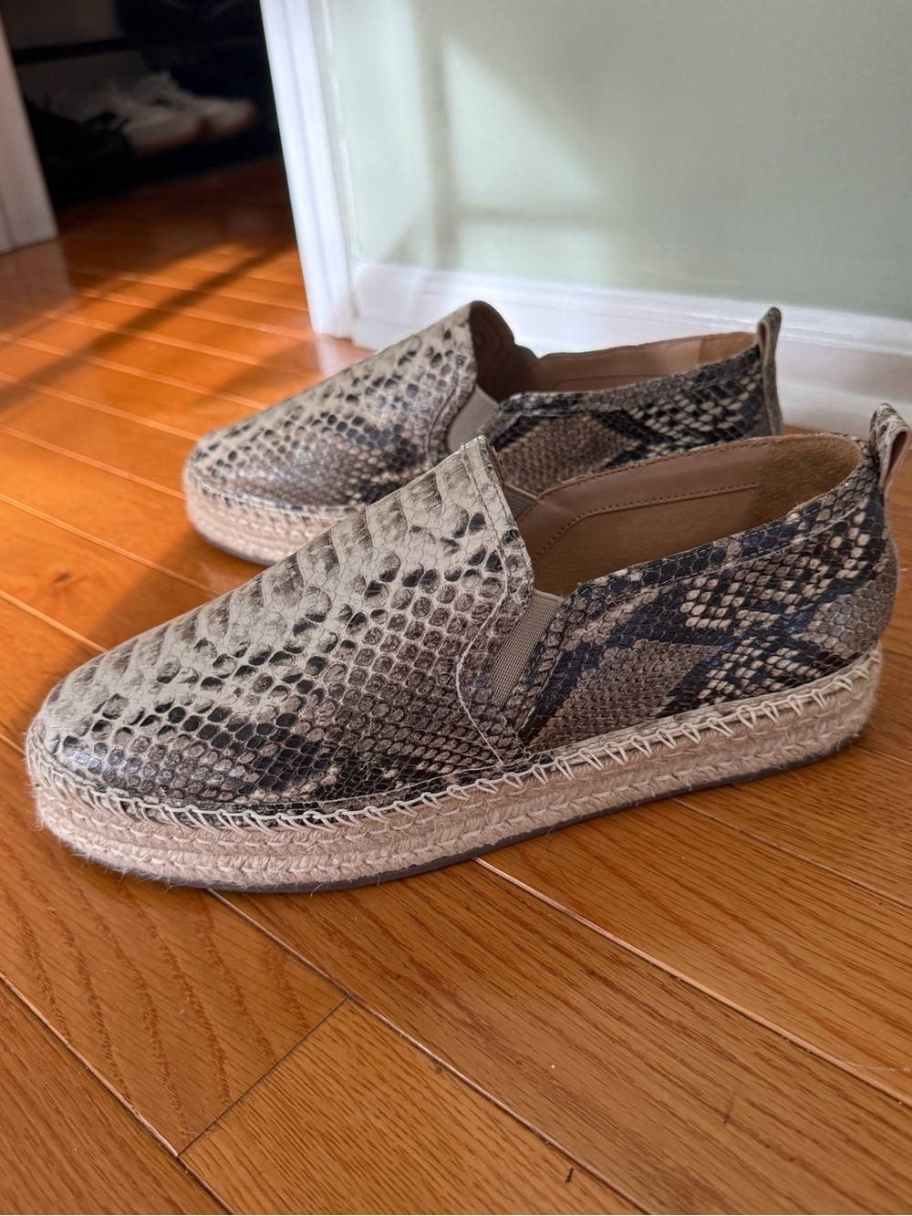 Schutz Snakeskin Leather Espadrille Platform Slip-On Shoes Size 10
